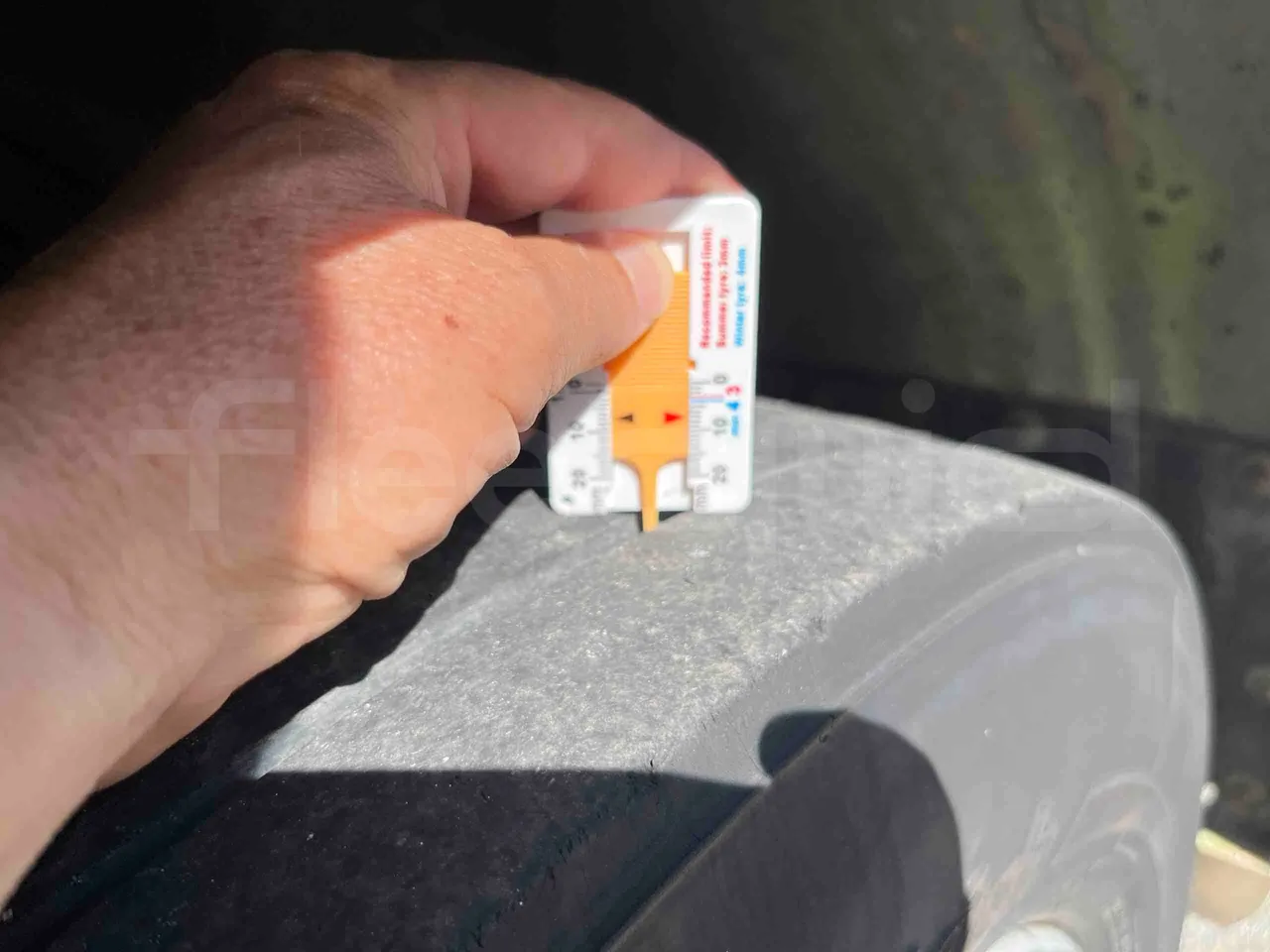 Mercedes-Benz Citaro G - Second Axle Left Side: Tyre Thickness