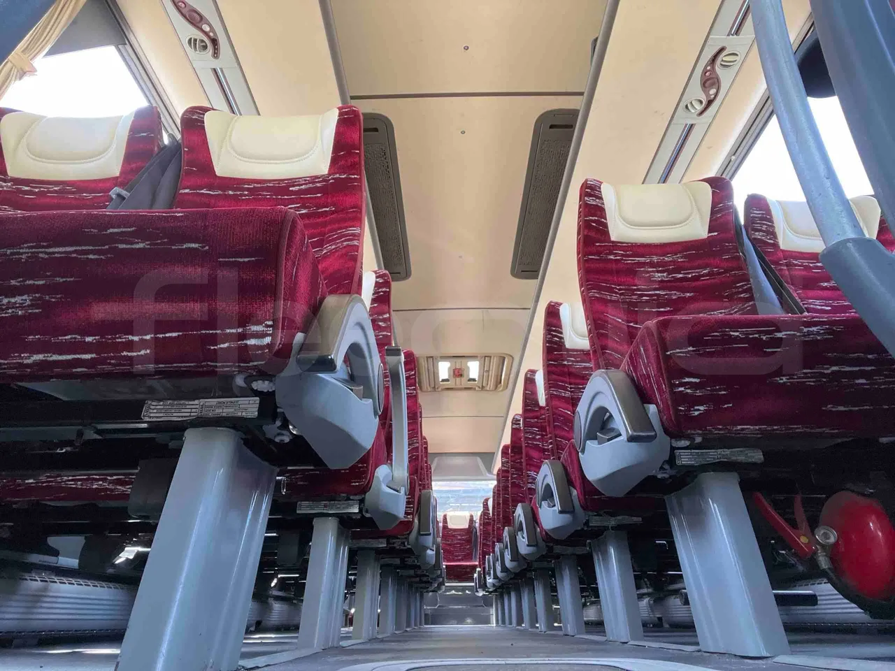 Isuzu Visigo - seat brackets photo