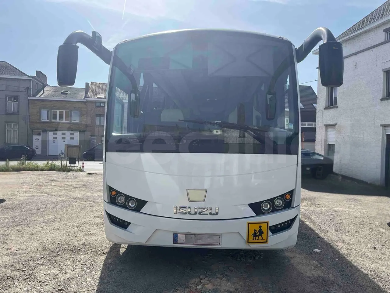 Isuzu Visigo - front photo