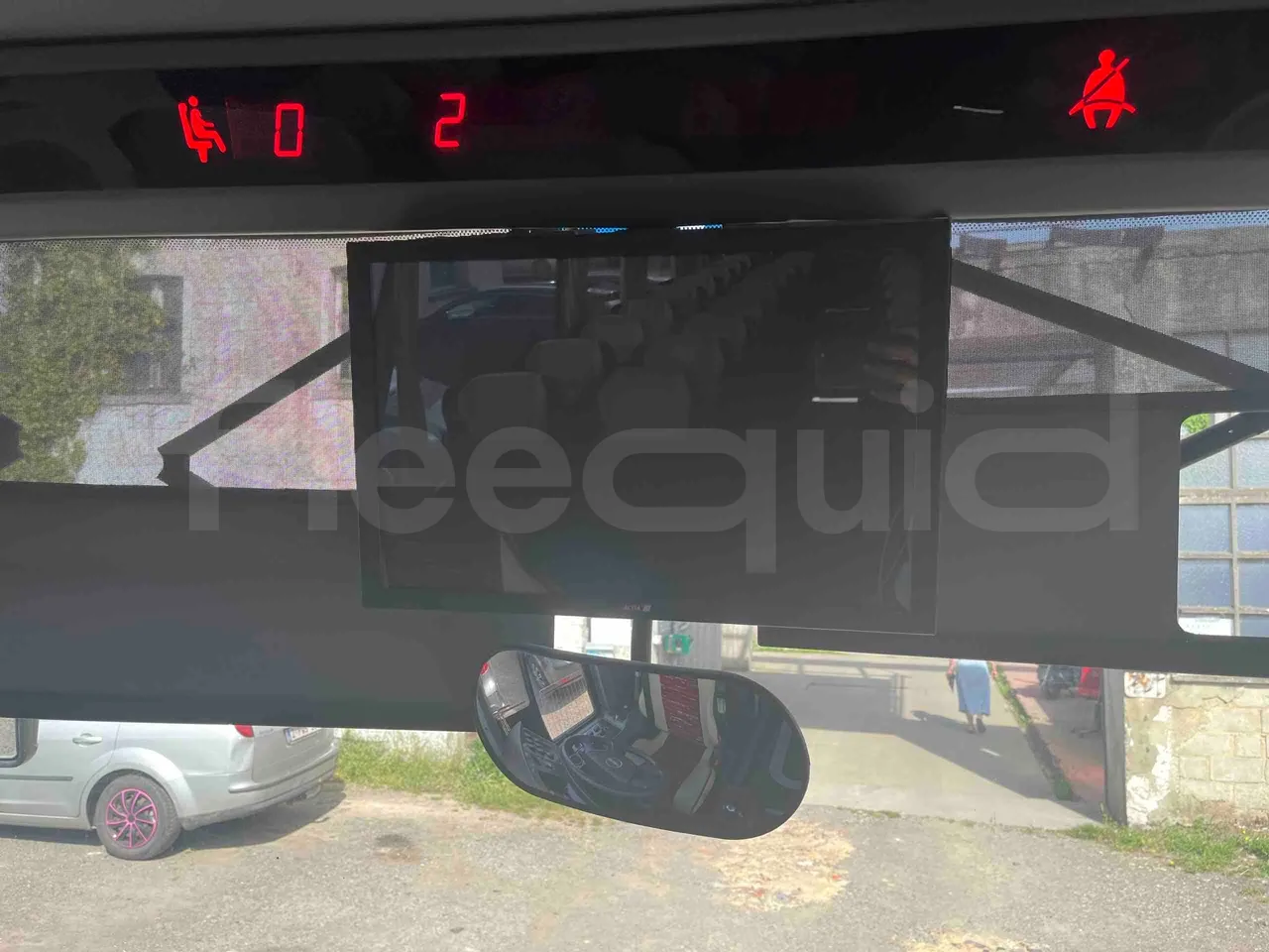 Isuzu Visigo - monitor detail photo