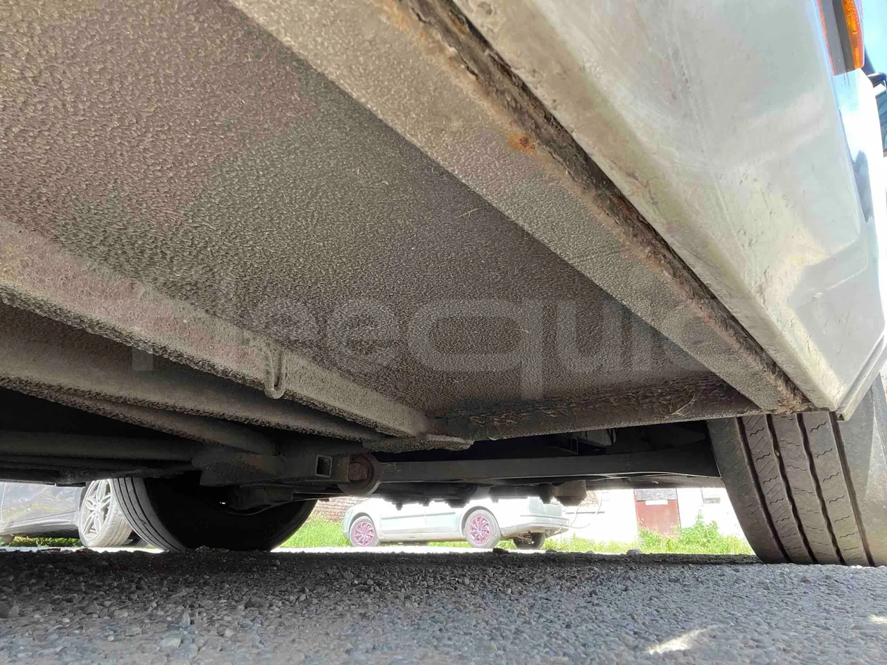 Isuzu Visigo - front undercarriage from front