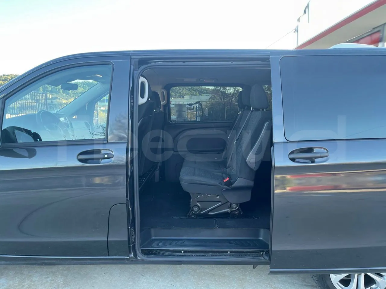 Mercedes-Benz Vito Tourer 639/2 116 CDI - Euro 6 - 120 kW - 5.140 mt - front door 1 open