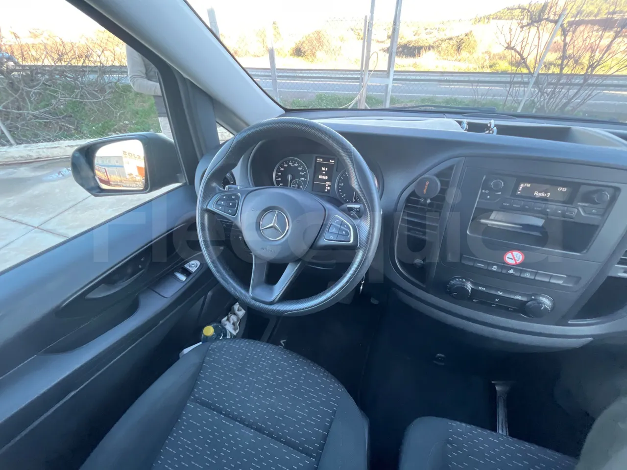 Mercedes-Benz Vito Tourer 639/2 116 CDI - Euro 6 - 120 kW - 5.140 mt - buttons panels on