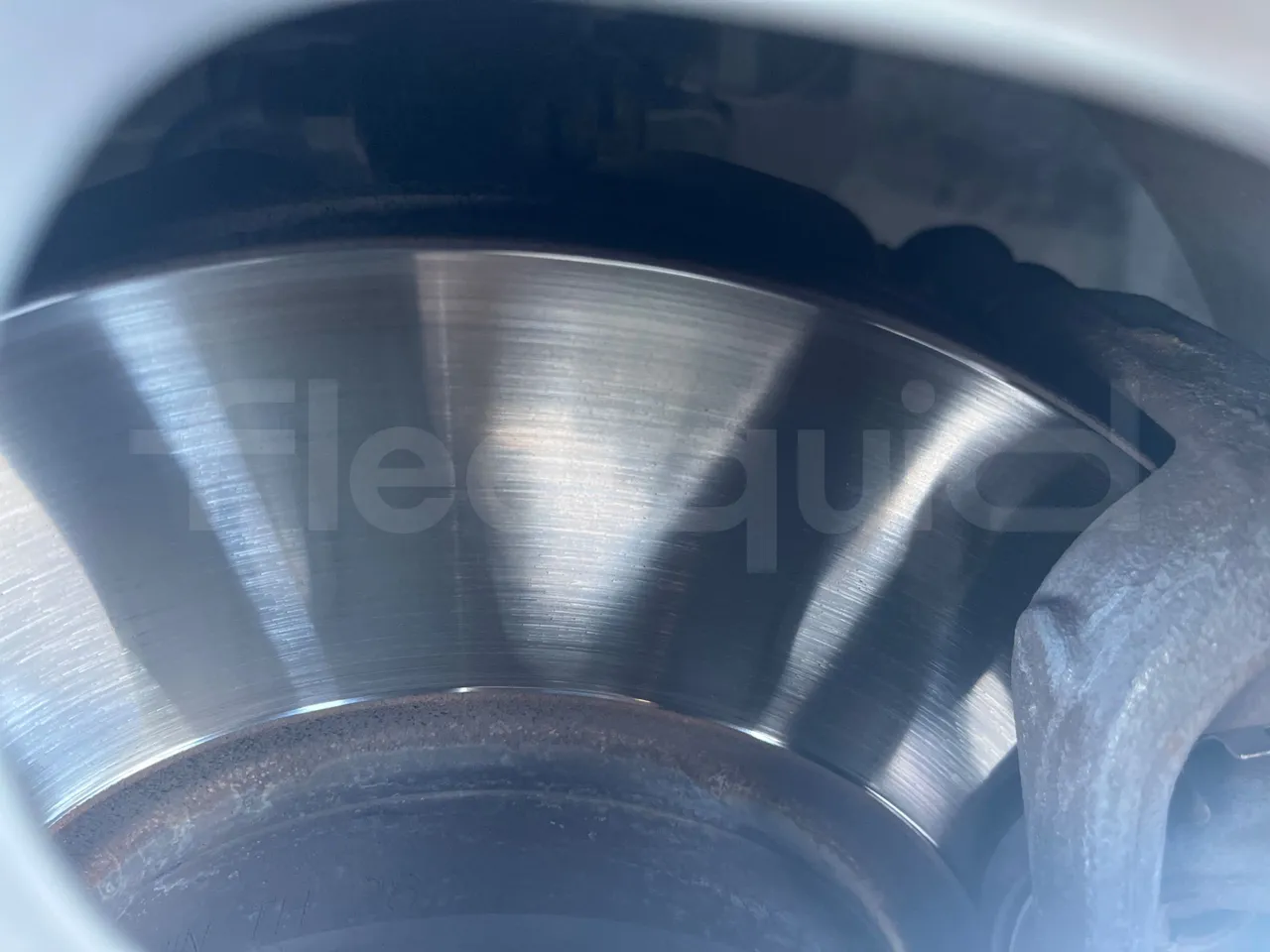 Mercedes-Benz Vito Tourer 639/2 116 CDI - Euro 6 - 120 kW - 5.140 mt - front brake calipers left