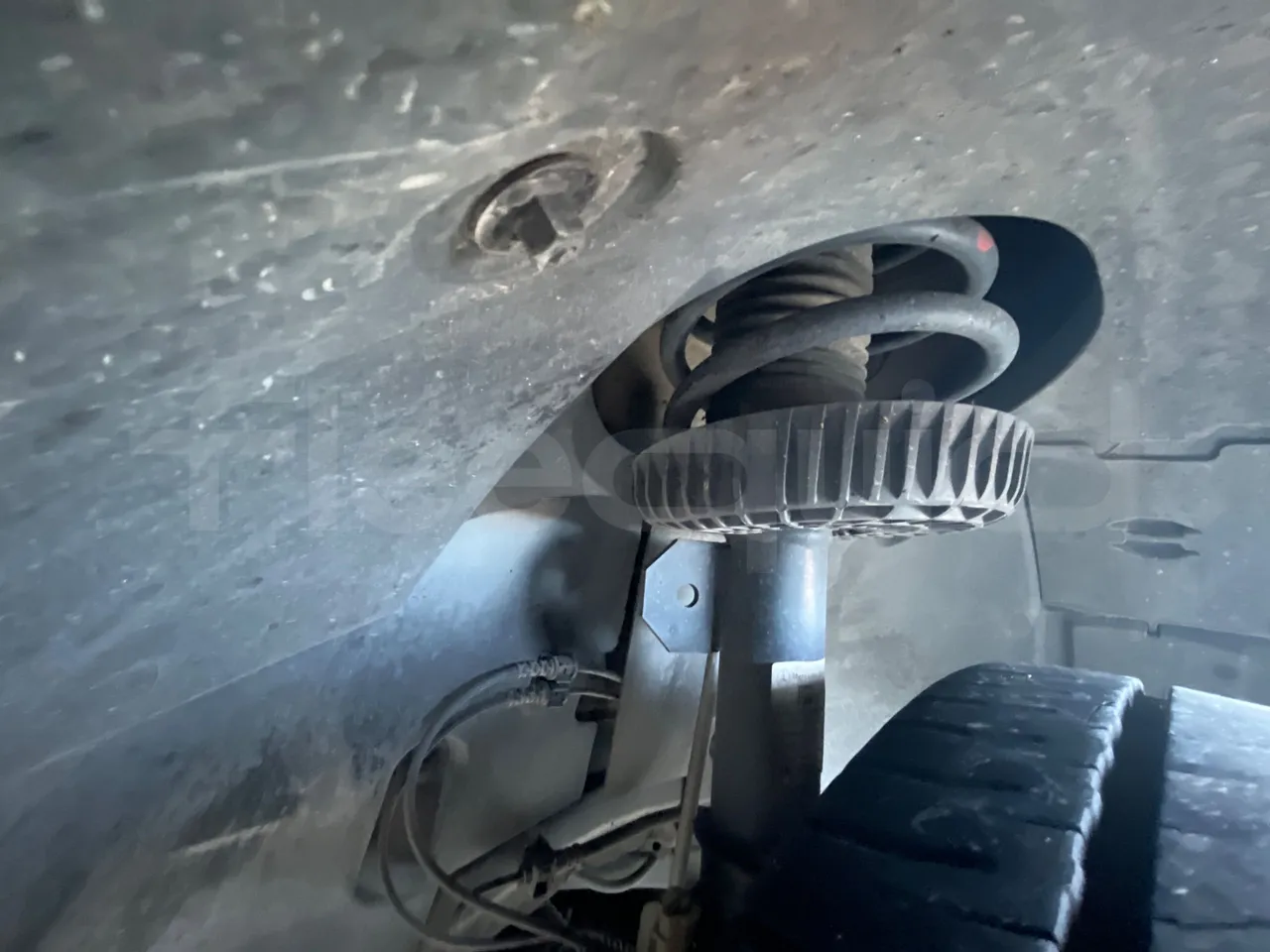 Mercedes-Benz Vito Tourer 639/2 116 CDI - Euro 6 - 120 kW - 5.140 mt - front brake calipers right