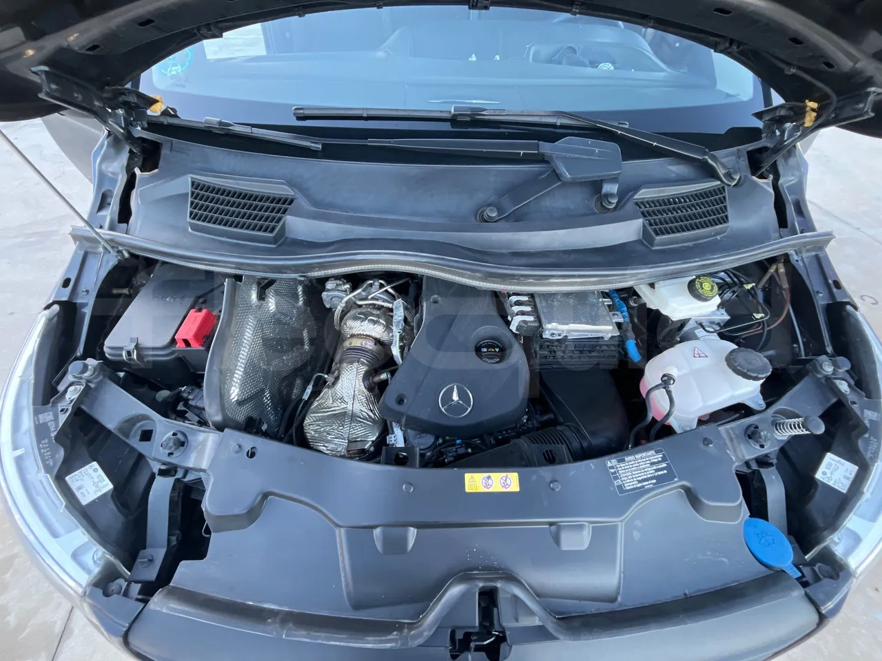 Mercedes-Benz Vito Tourer 639/2 116 CDI - Euro 6 - 120 kW - 5.140 mt - rear hatch open