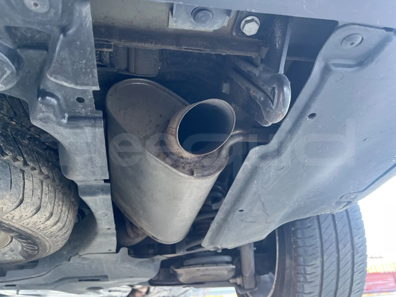 Mercedes-Benz Vito Tourer 639/2 116 CDI - Euro 6 - 120 kW - 5.140 mt - axel 3 shock absorbers 2 right