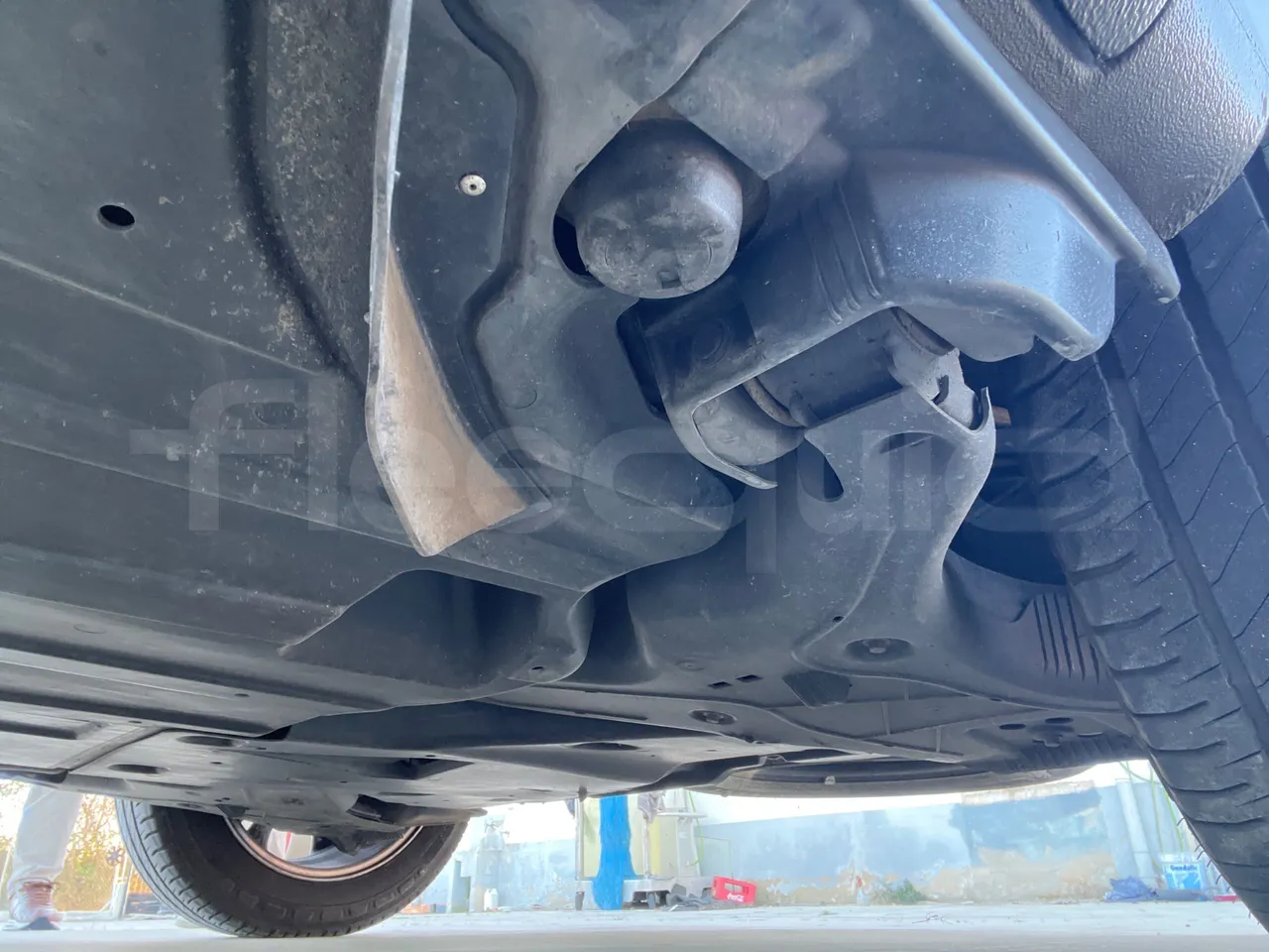 Mercedes-Benz Vito Tourer 639/2 116 CDI - Euro 6 - 120 kW - 5.140 mt - axle 2 shock absorbers 1 right