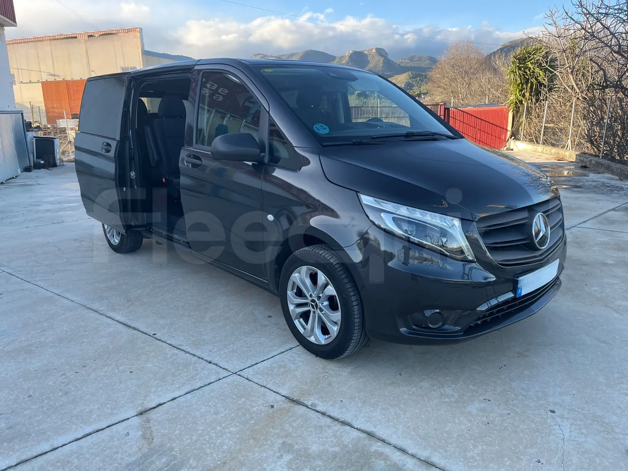 Mercedes-Benz Vito Tourer 639/2 116 CDI - Euro 6 - 120 kW - 5.140 mt - under carpet photo