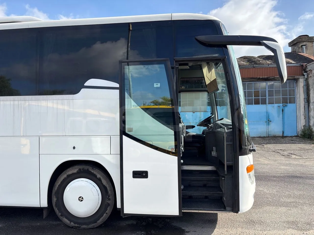 Setra S415 HD - EUR5 - 315kW - 12.2m - front door 1 open
