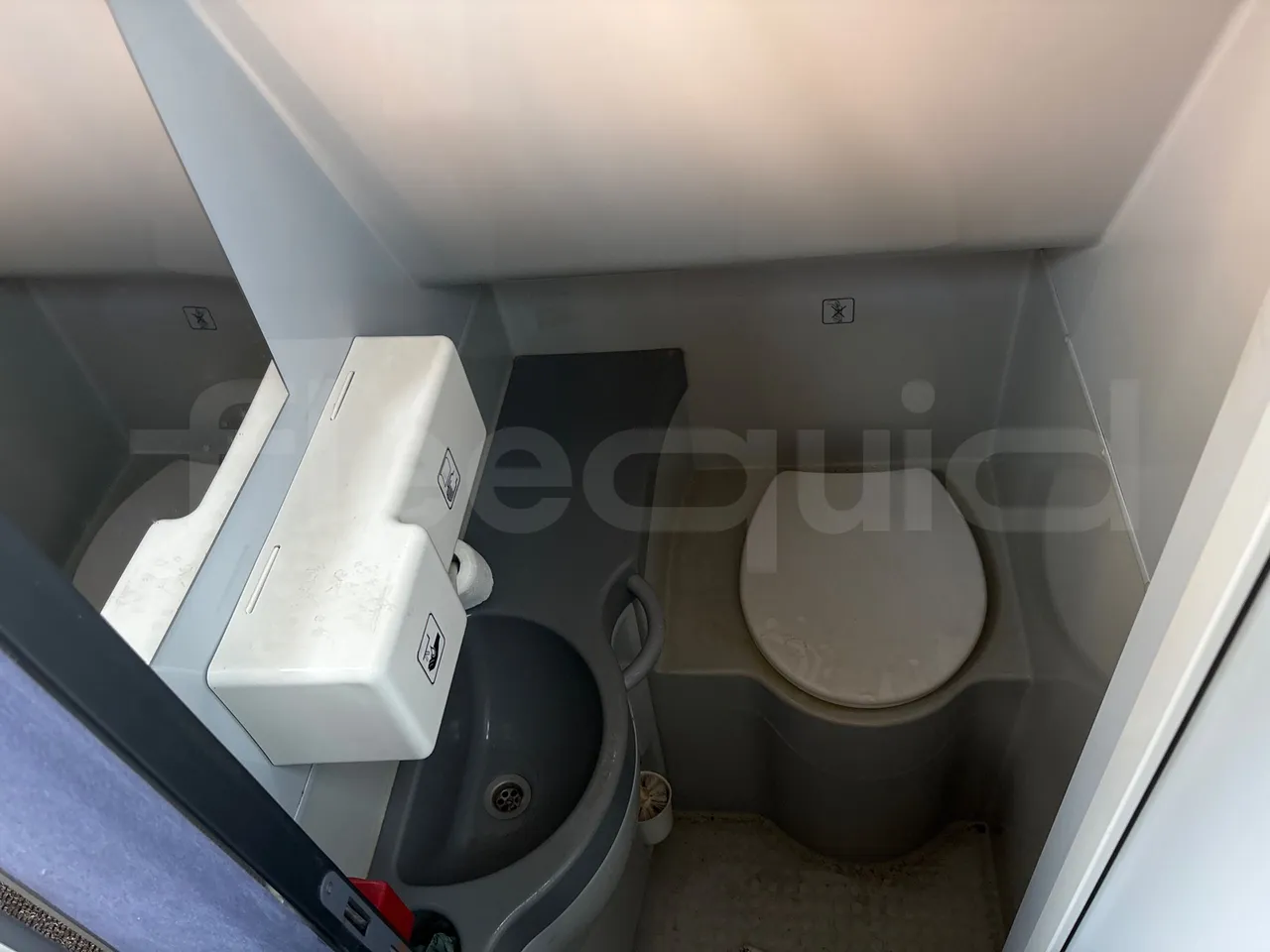 Setra S415 HD - EUR5 - 315kW - 12.2m - toilette accessories photo