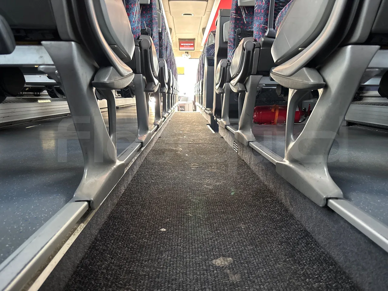 Setra S415 HD - EUR5 - 315kW - 12.2m - seat brackets photo