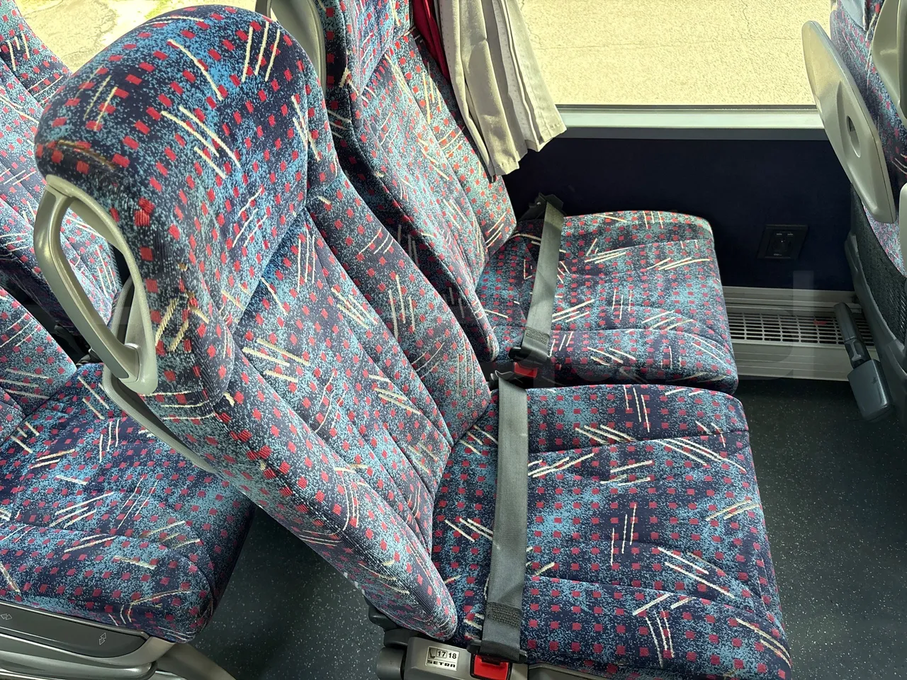 Setra S415 HD - EUR5 - 315kW - 12.2m - central seat safety belt