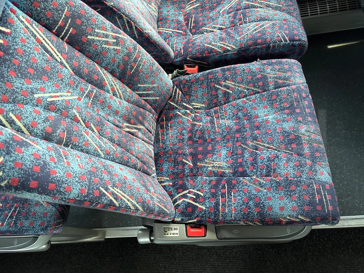 Setra S415 HD - EUR5 - 315kW - 12.2m - single seat detail