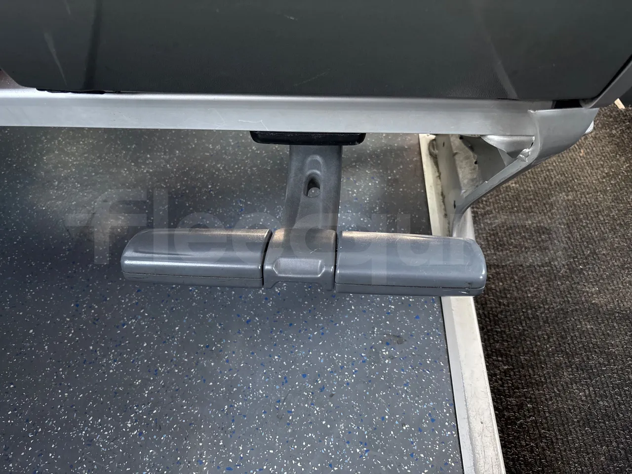 Setra S415 HD - EUR5 - 315kW - 12.2m - footrest detail photo