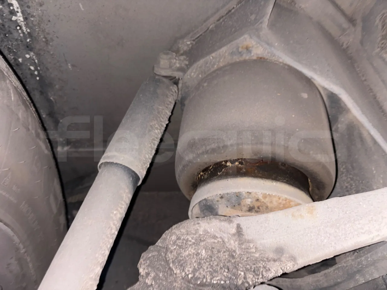Setra S415 HD - EUR5 - 315kW - 12.2m - front air springs left