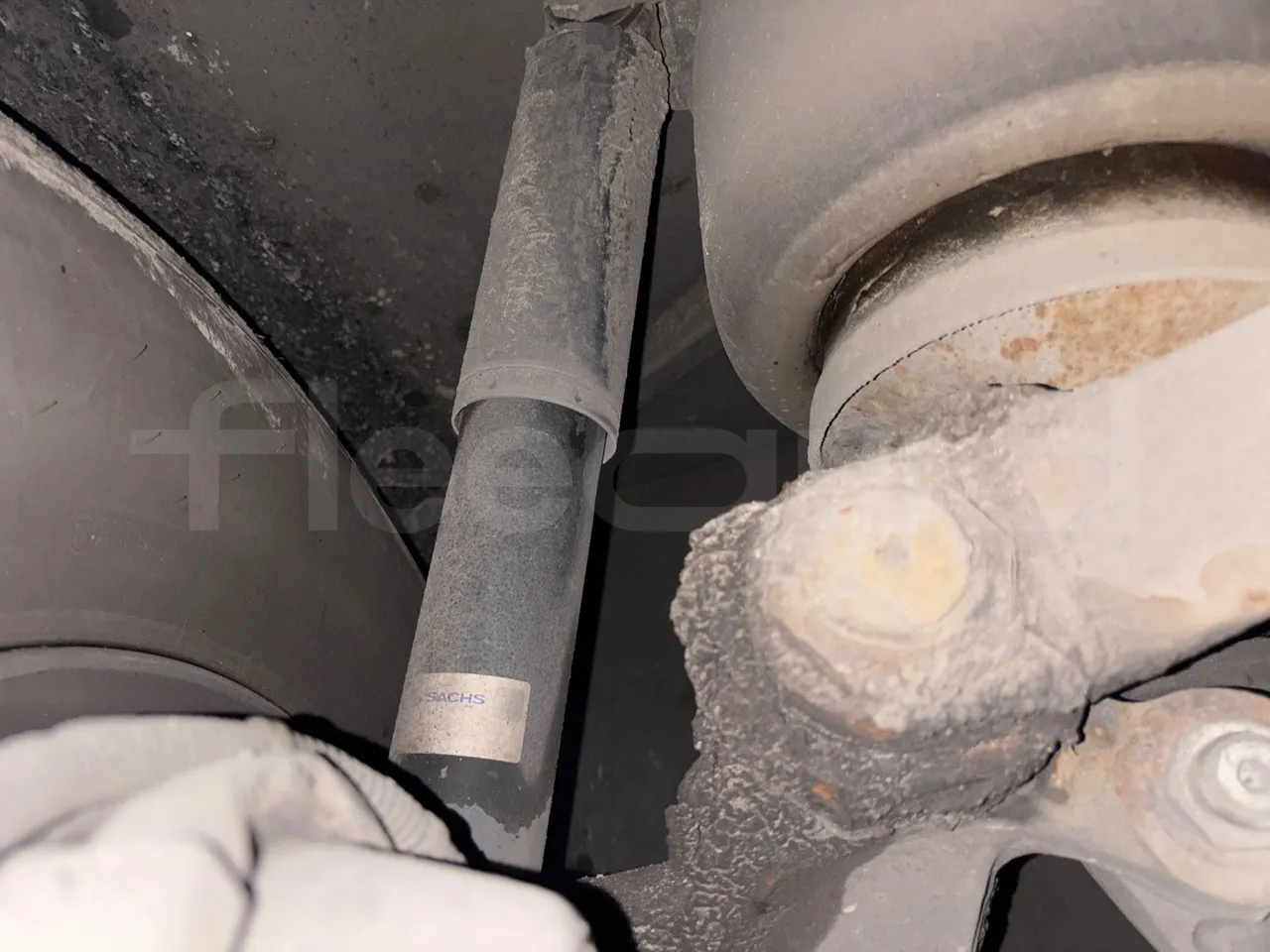 Setra S415 HD - EUR5 - 315kW - 12.2m - front shock absorbers right