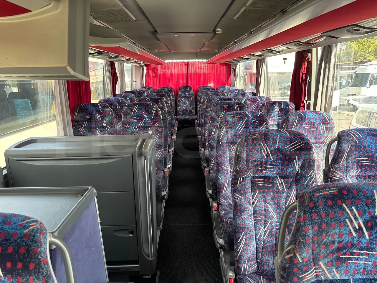 Setra S415 HD - EUR5 - 315kW - 12.2m - reverse view middle aisle