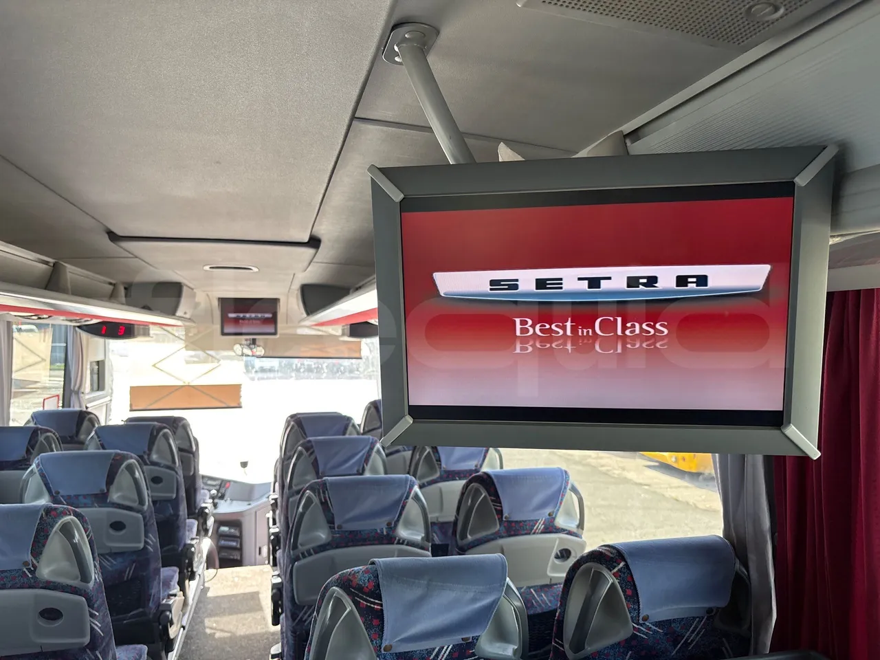 Setra S415 HD - EUR5 - 315kW - 12.2m - monitor detail photo