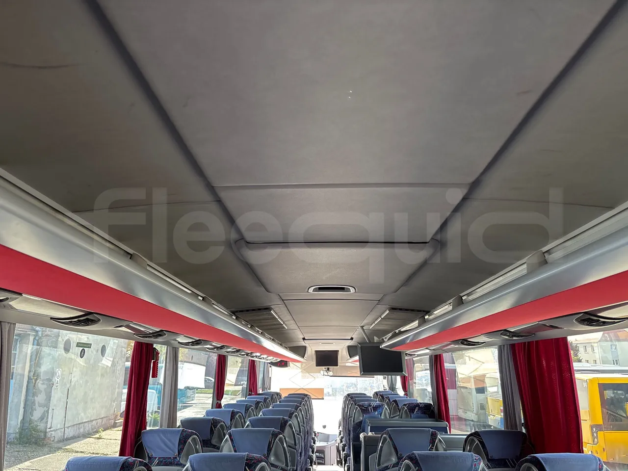 Setra S415 HD - EUR5 - 315kW - 12.2m - overhead compartments photo