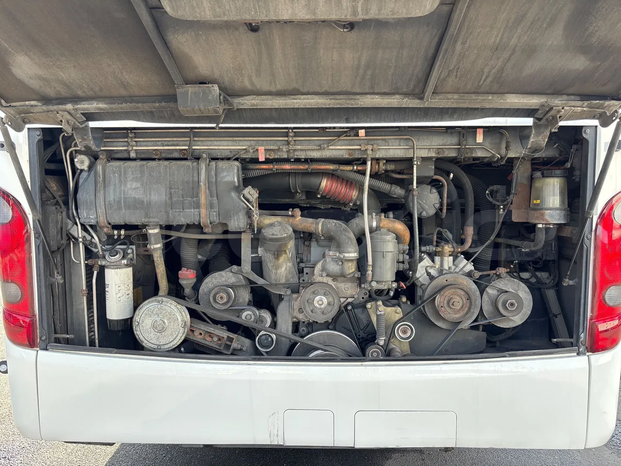 Setra S415 HD - EUR5 - 315kW - 12.2m - rear hatch open