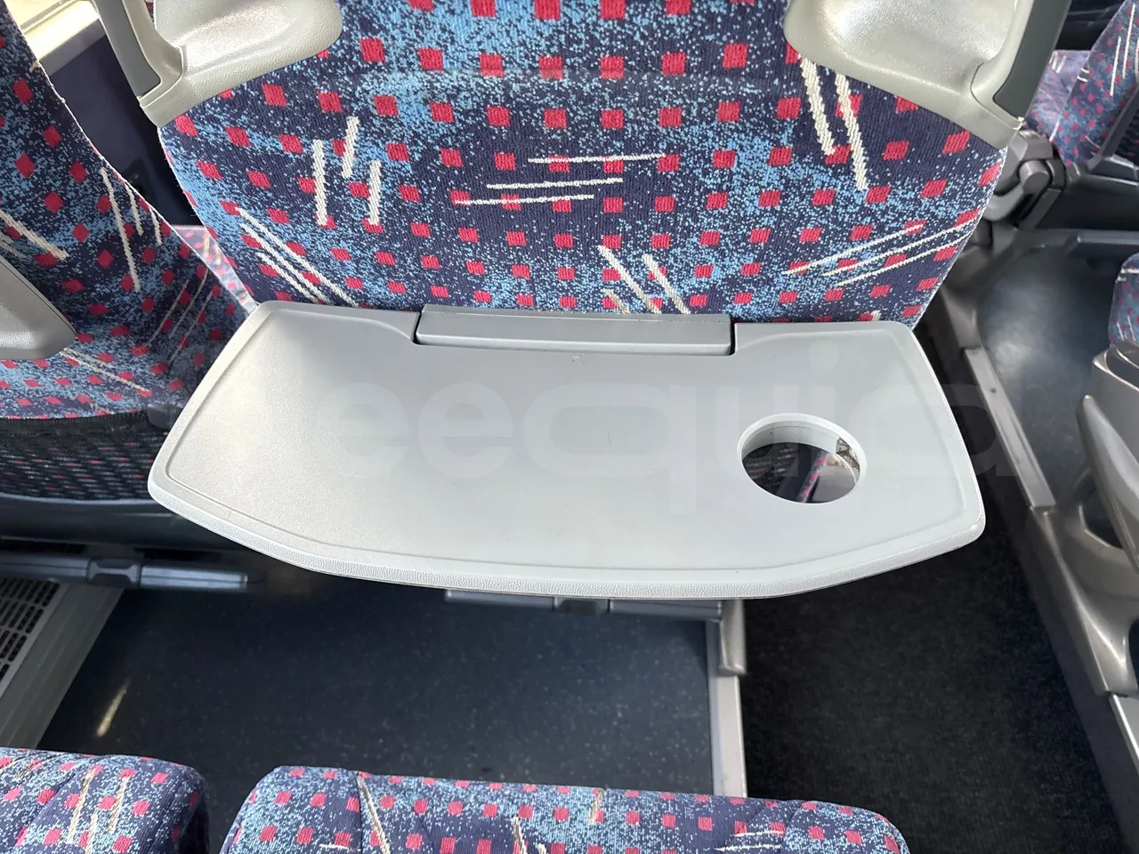 Setra S415 HD - EUR5 - 315kW - 12.2m - table detail photo
