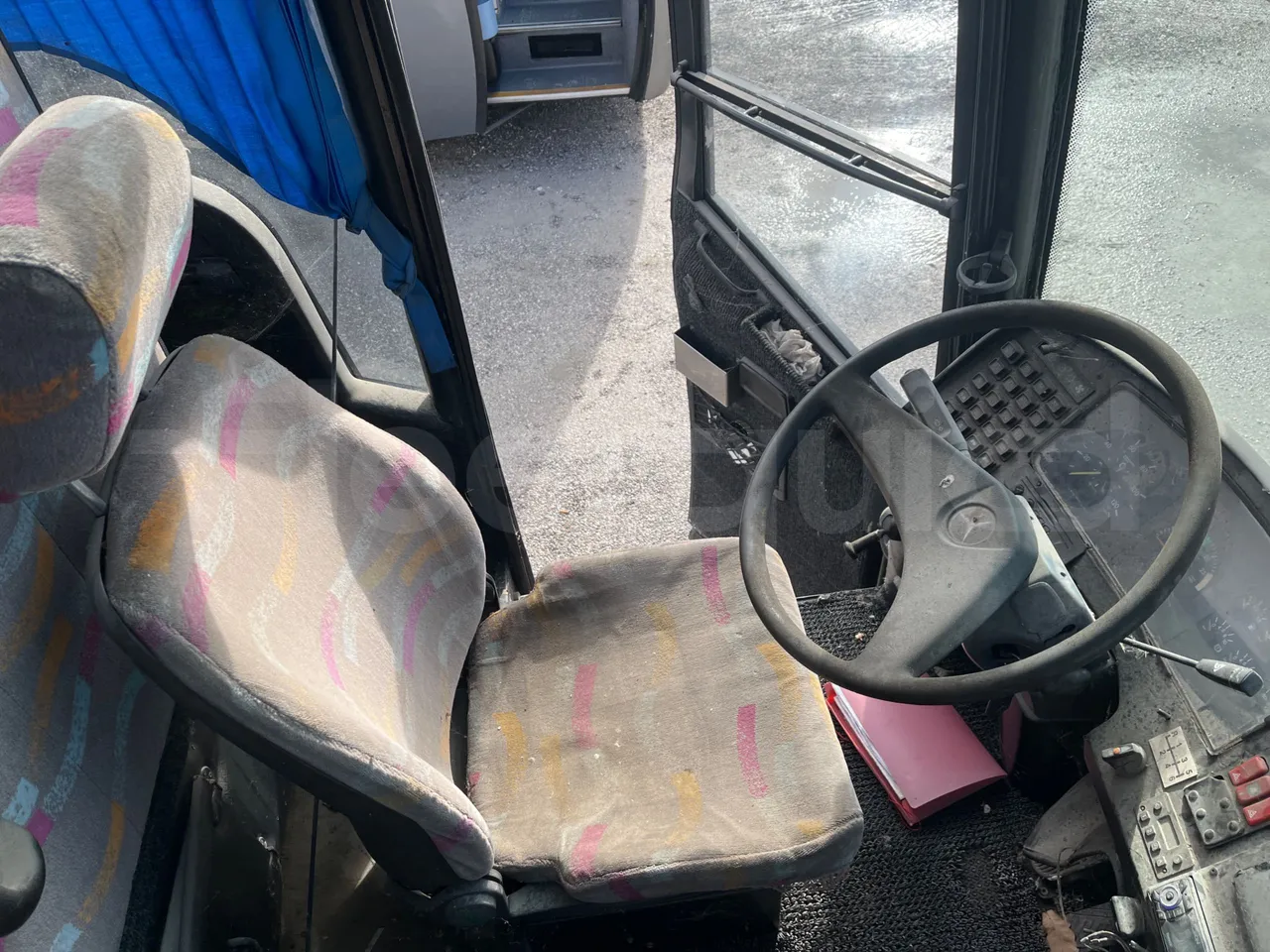 Mercedes-Benz OLIMPIA O 404 RH - Euro 1 - 280 kW -12 mt - driver's seat photo