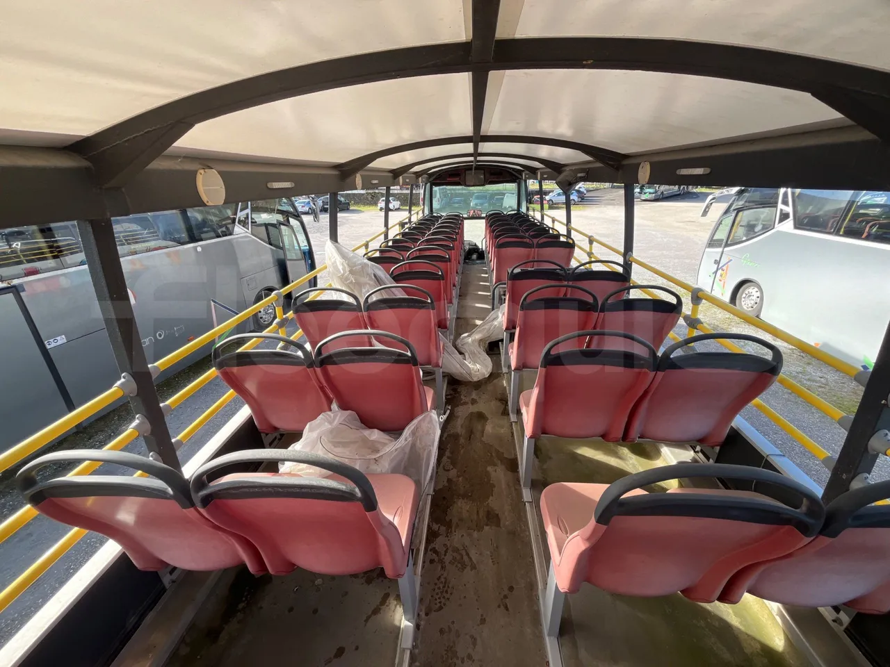 Mercedes-Benz OLIMPIA O 404 RH - Euro 1 - 280 kW -12 mt - forward view middle aisle