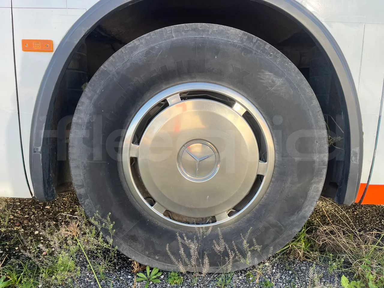 Mercedes-Benz OLIMPIA O 404 RH - Euro 1 - 280 kW -12 mt - tread condition front tires left