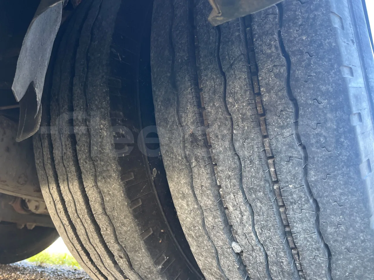 Mercedes-Benz OLIMPIA O 404 RH - Euro 1 - 280 kW -12 mt - tread condition second axle tires right