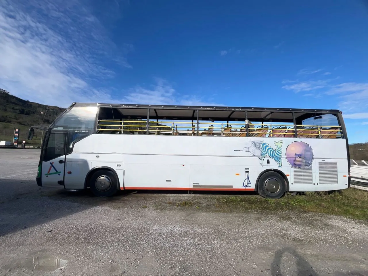 Mercedes-Benz OLIMPIA O 404 RH - Euro 1 - 280 kW -12 mt - left side photo