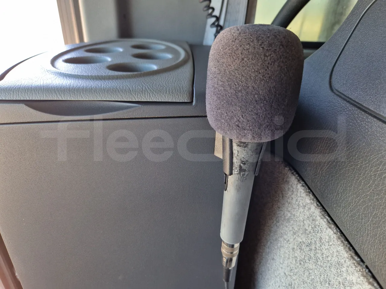 Irisbus Domino 397E.12-EUR4 -331kW -12.41m - hostes microphone accessories photo