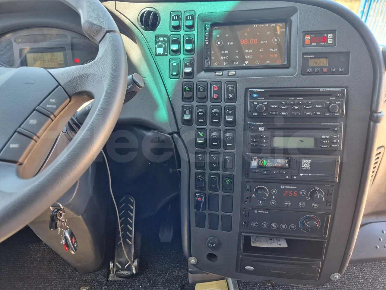 Irisbus Domino 397E.12-EUR4 -331kW -12.41m - radio accessories photo