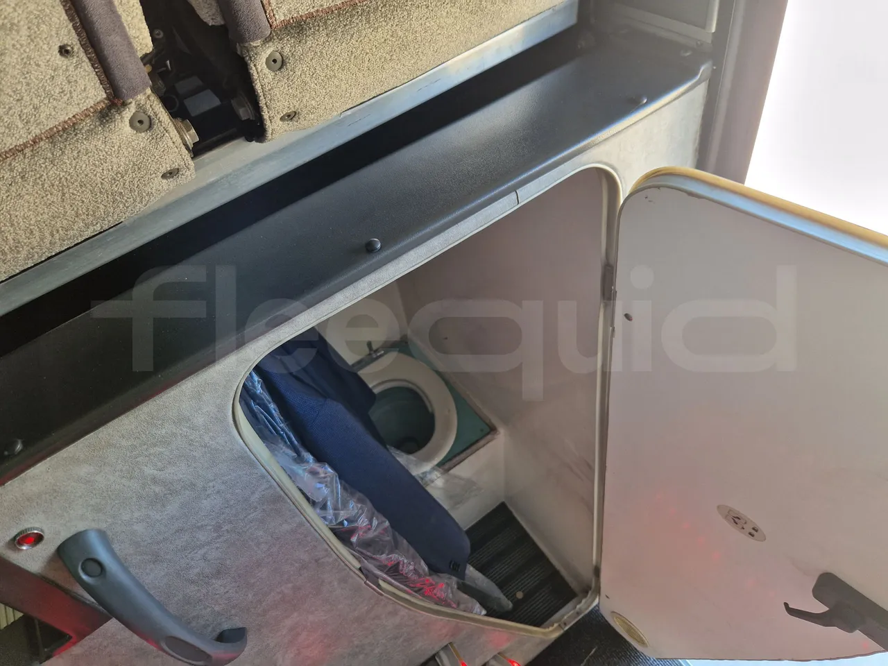 Irisbus Domino 397E.12-EUR4 -331kW -12.41m - toilette accessories photo