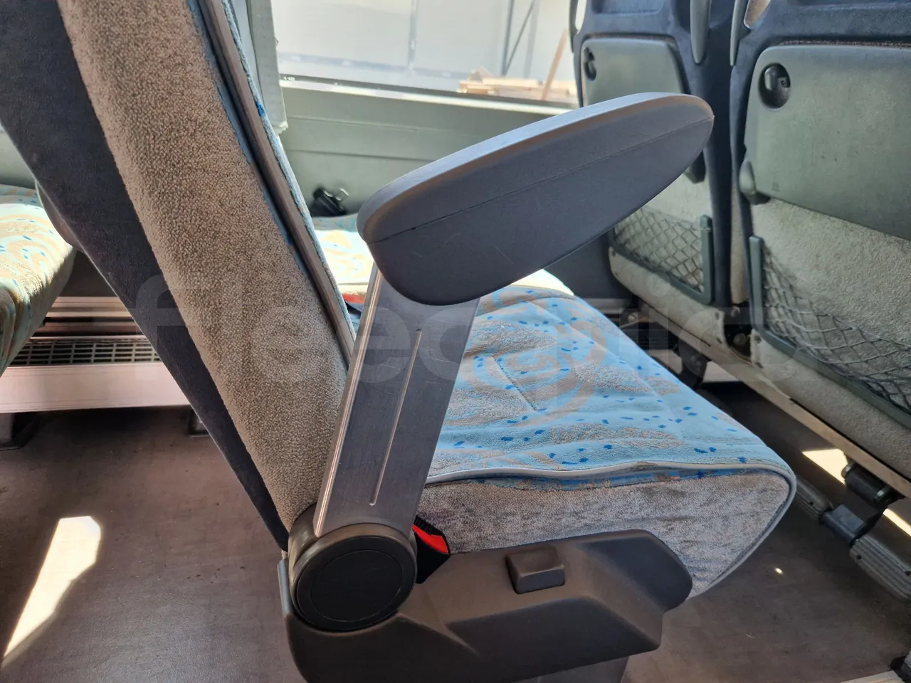 Irisbus Domino 397E.12-EUR4 -331kW -12.41m - armrest detail photo