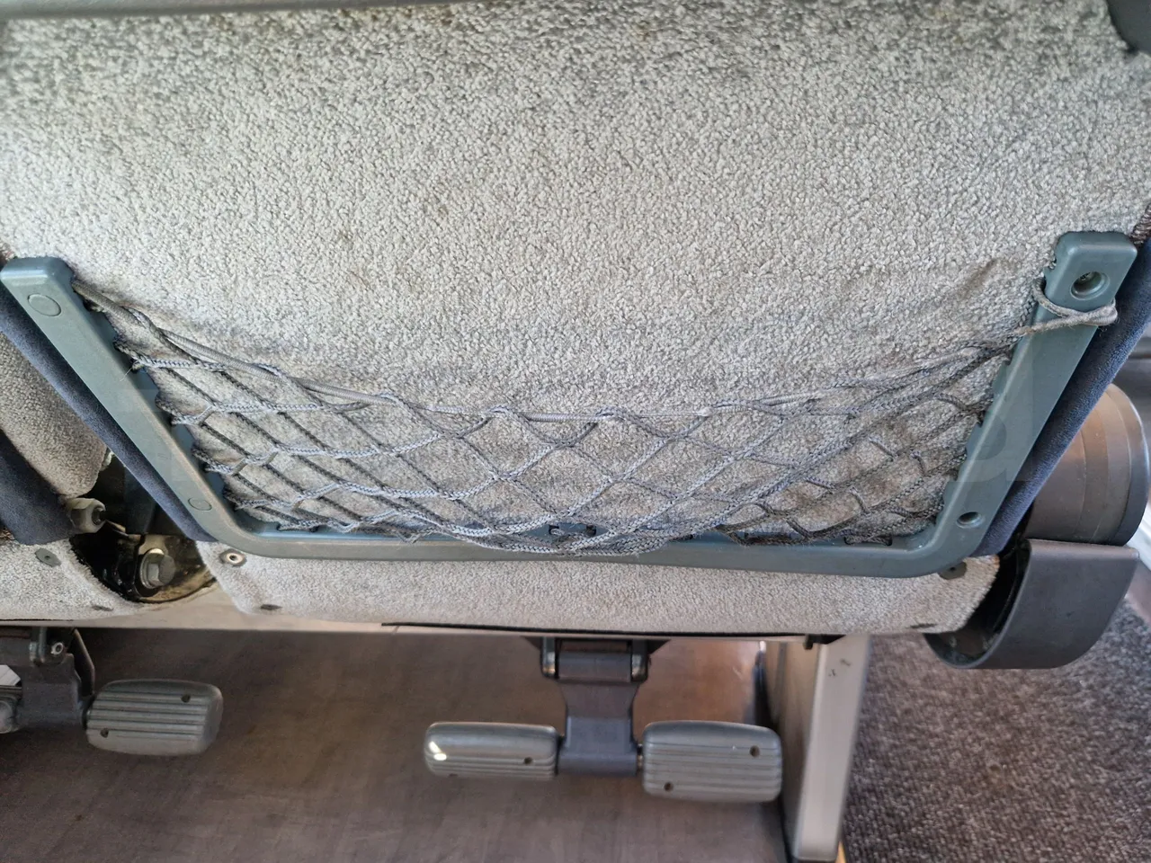 Irisbus Domino 397E.12-EUR4 -331kW -12.41m - mesh detail photo