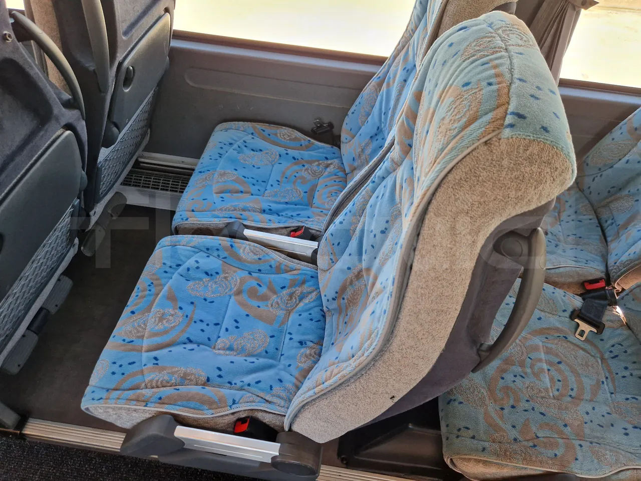 Irisbus Domino 397E.12-EUR4 -331kW -12.41m - single seat detail