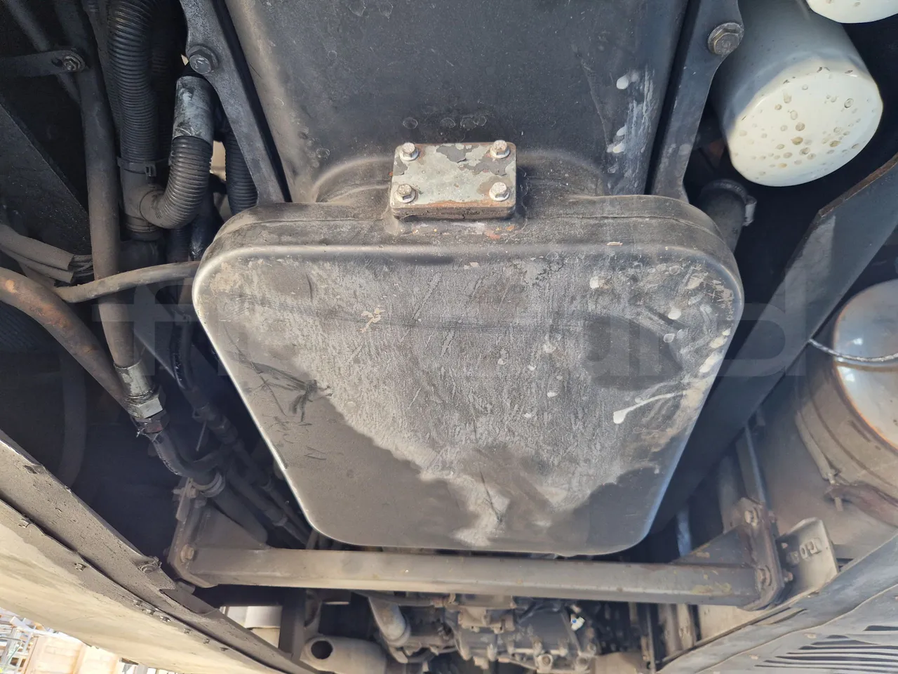 Irisbus Domino 397E.12-EUR4 -331kW -12.41m - engine without protection