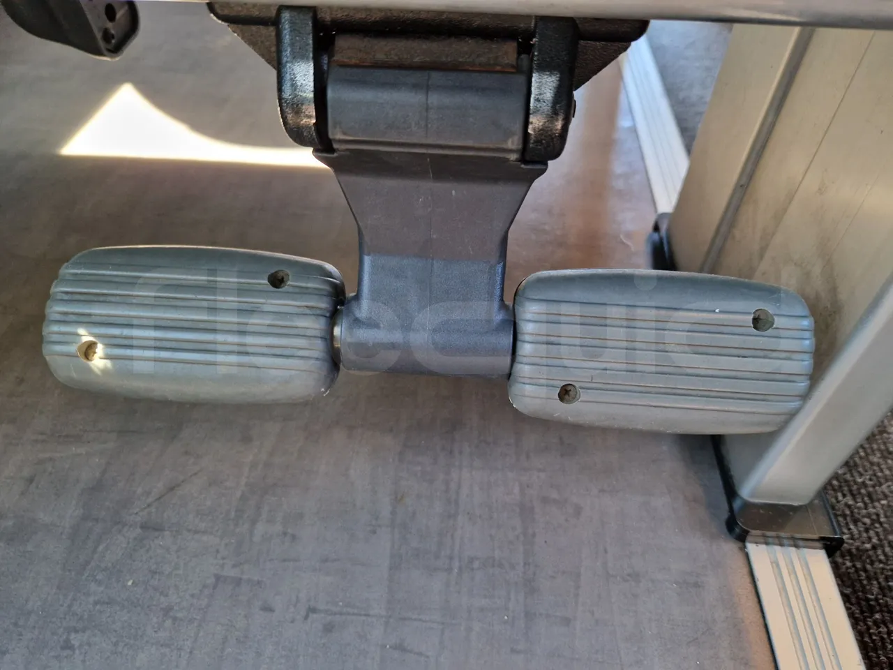 Irisbus Domino 397E.12-EUR4 -331kW -12.41m - footrest detail photo