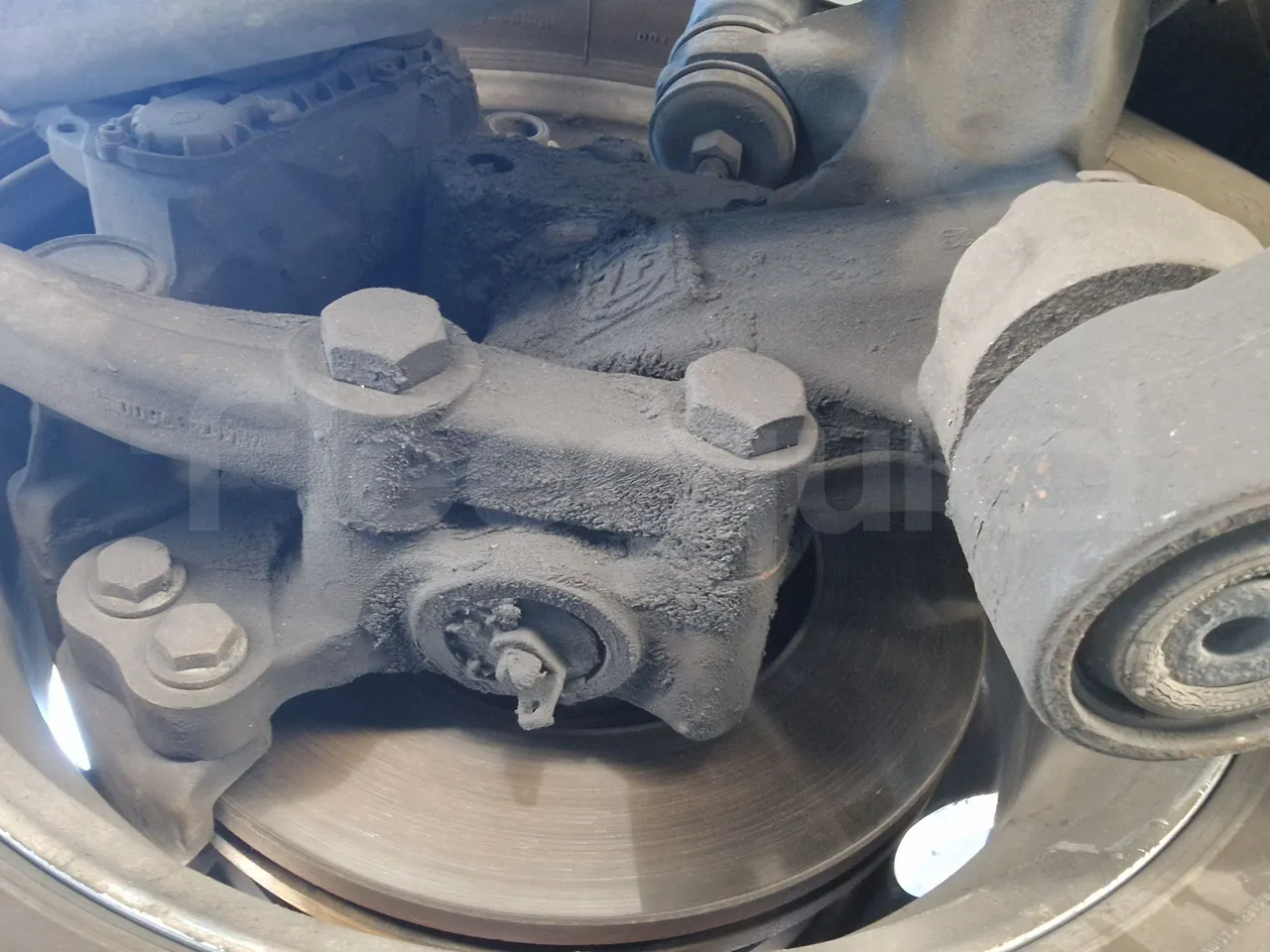 Irisbus Domino 397E.12-EUR4 -331kW -12.41m - front discs right