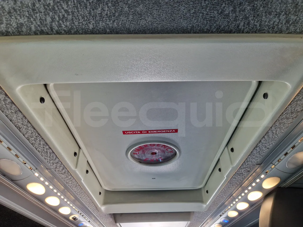 Irisbus Domino 397E.12-EUR4 -331kW -12.41m - roof hatch 2