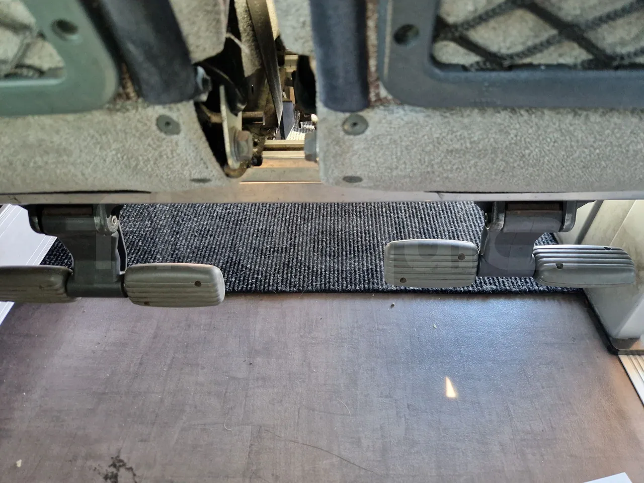 Irisbus Domino 397E.12-EUR4 -331kW -12.41m - power outlets detail