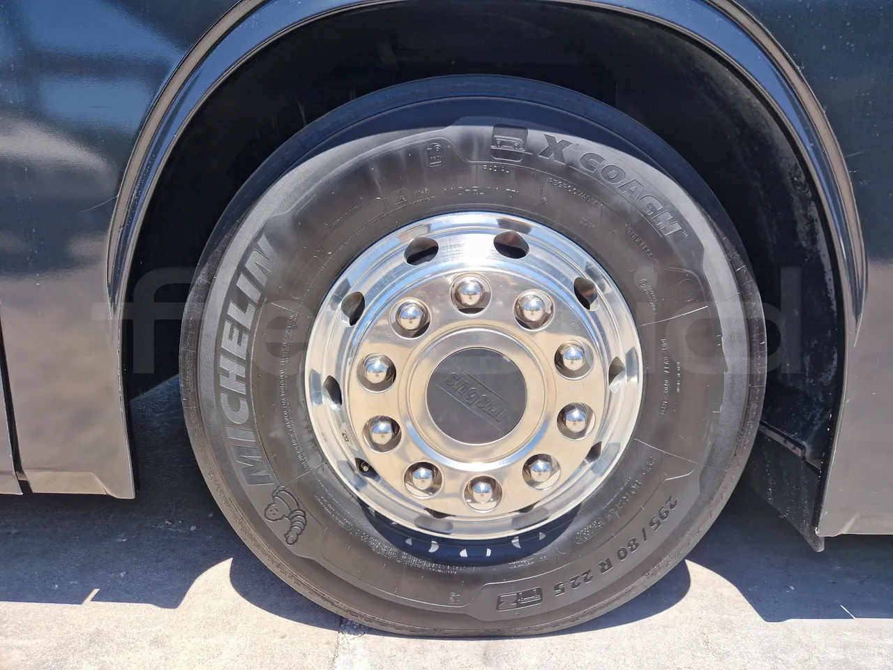 Irisbus Domino 397E.12-EUR4 -331kW -12.41m - front left tire measurements