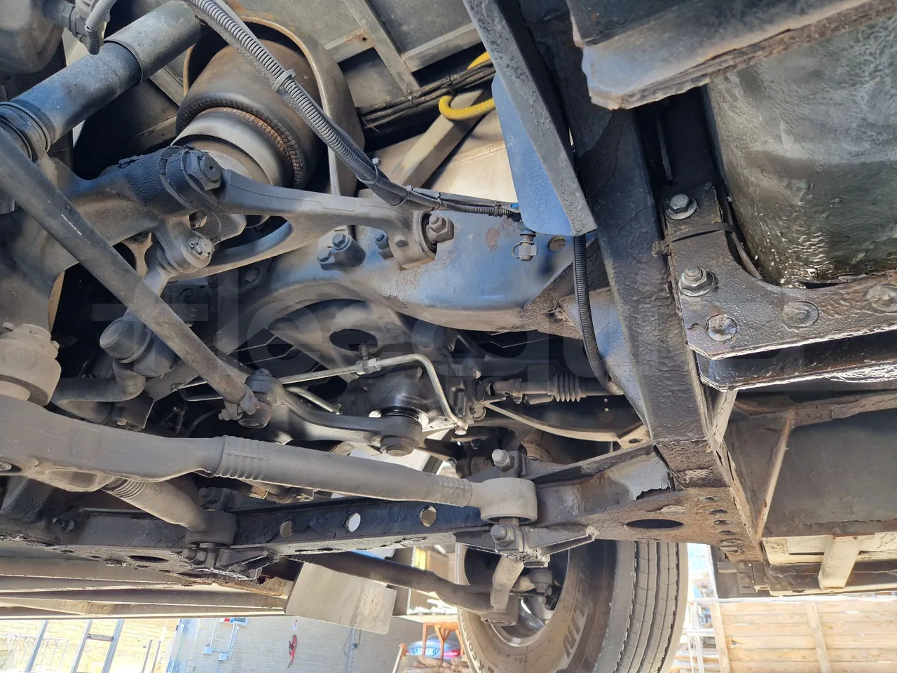 Irisbus Domino 397E.12-EUR4 -331kW -12.41m - front axle right side