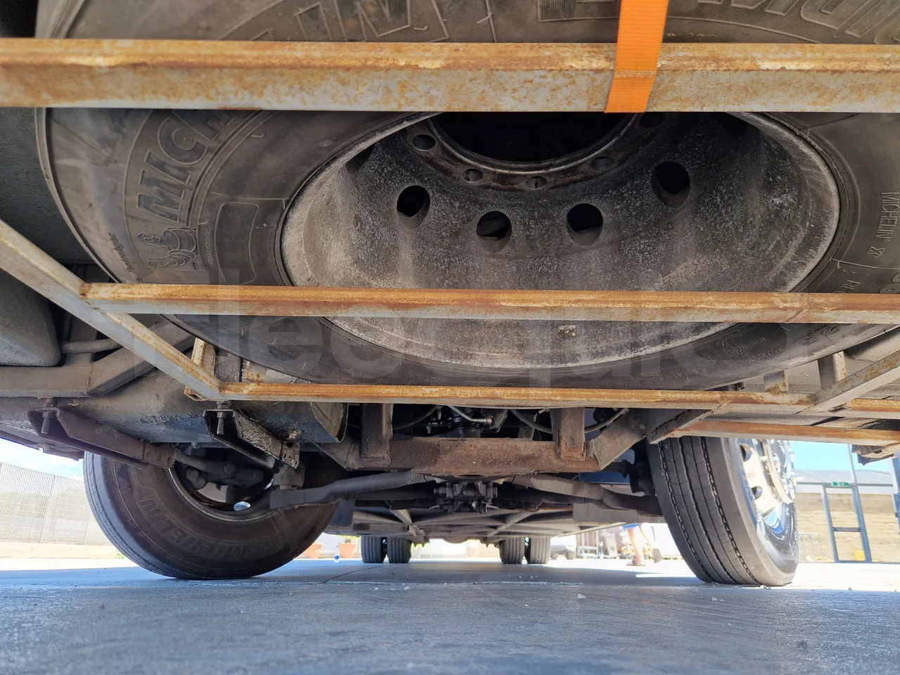 Irisbus Domino 397E.12-EUR4 -331kW -12.41m - front undercarriage from front