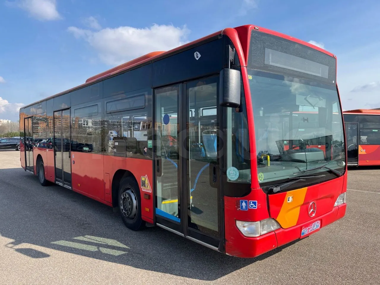 Mercedes-Benz Citaro O530 - Euro4 - 210kW - 11.950m - 3/4 front right doors