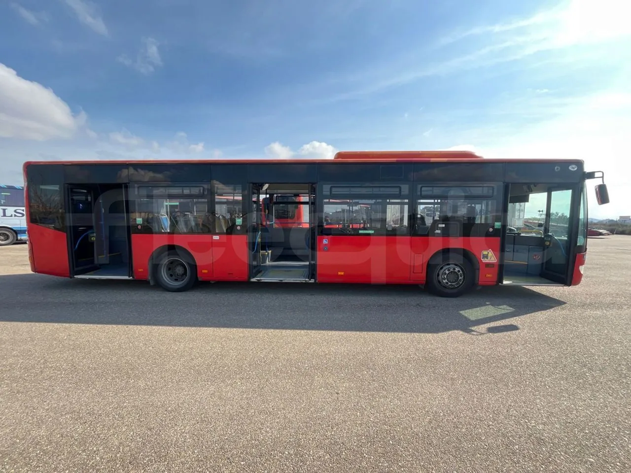 Mercedes-Benz Citaro O530 - Euro4 - 210kW - 11.950m - right side doors open