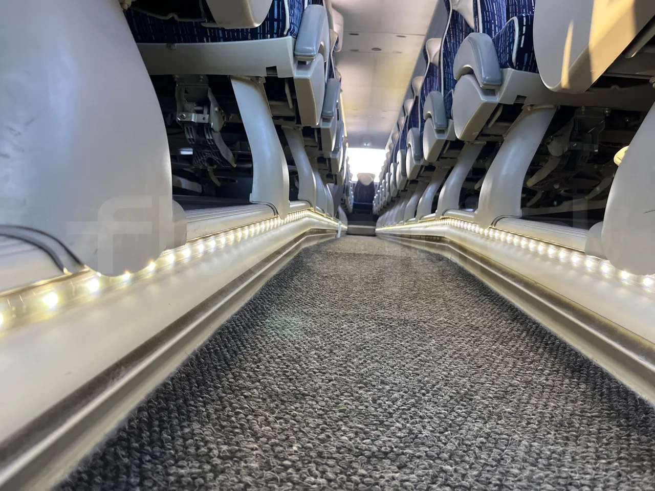 Irizar i6 12.35 - Euro5 - 294kW - 12.200mt - seat brackets photo