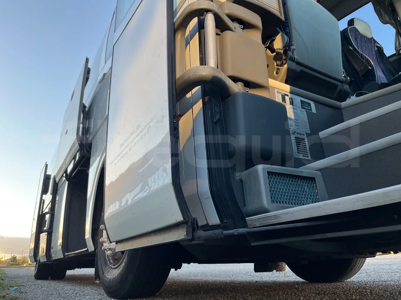 Irizar i6 12.35 - Euro5 - 294kW - 12.200mt - door mechanism photo