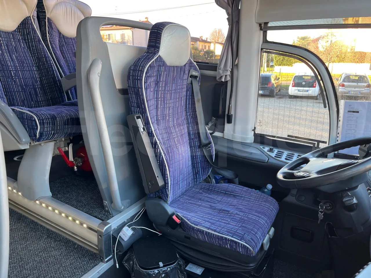 Irizar i6 12.35 - Euro5 - 294kW - 12.200mt - driver's seat photo